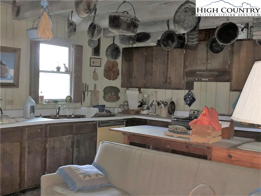 Image number 20 for the current listing