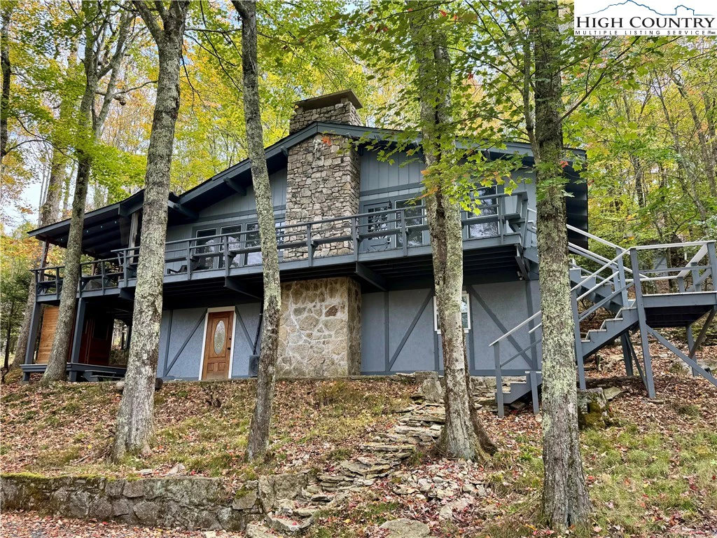 Image number 1 for the current listing