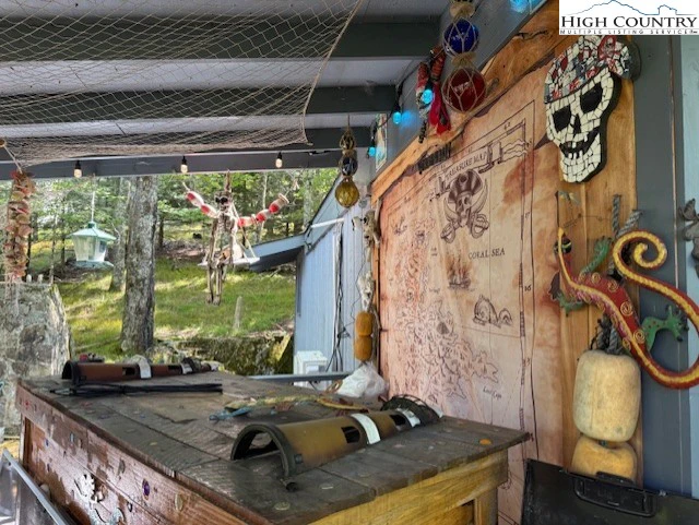 Image number 2 for the current listing