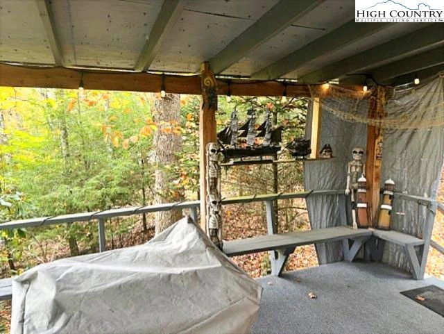 Image number 13 for the current listing