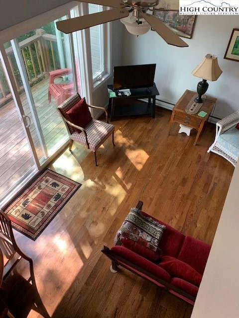 Image number 7 for the current listing