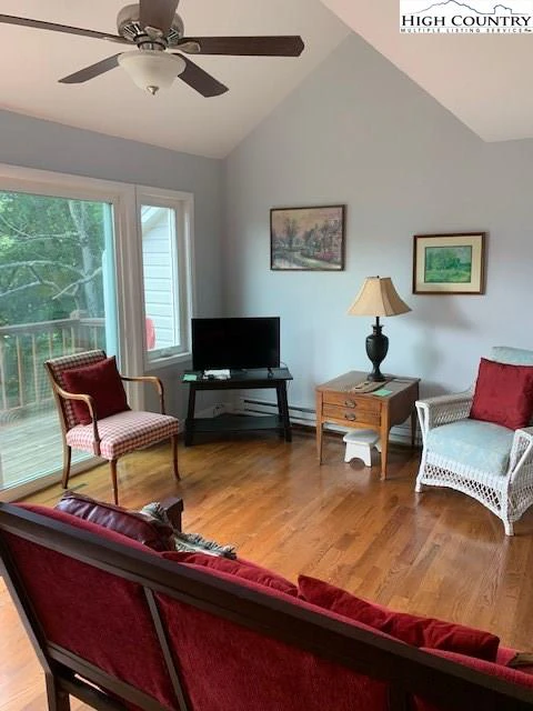 Image number 18 for the current listing