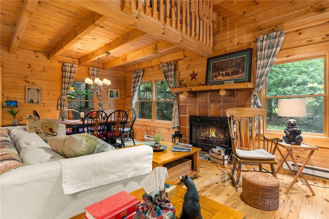 Image number 6 for the current listing