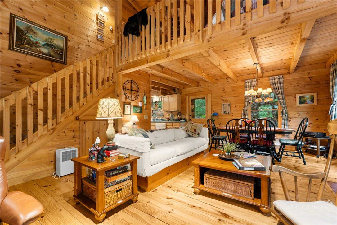 Image number 9 for the current listing