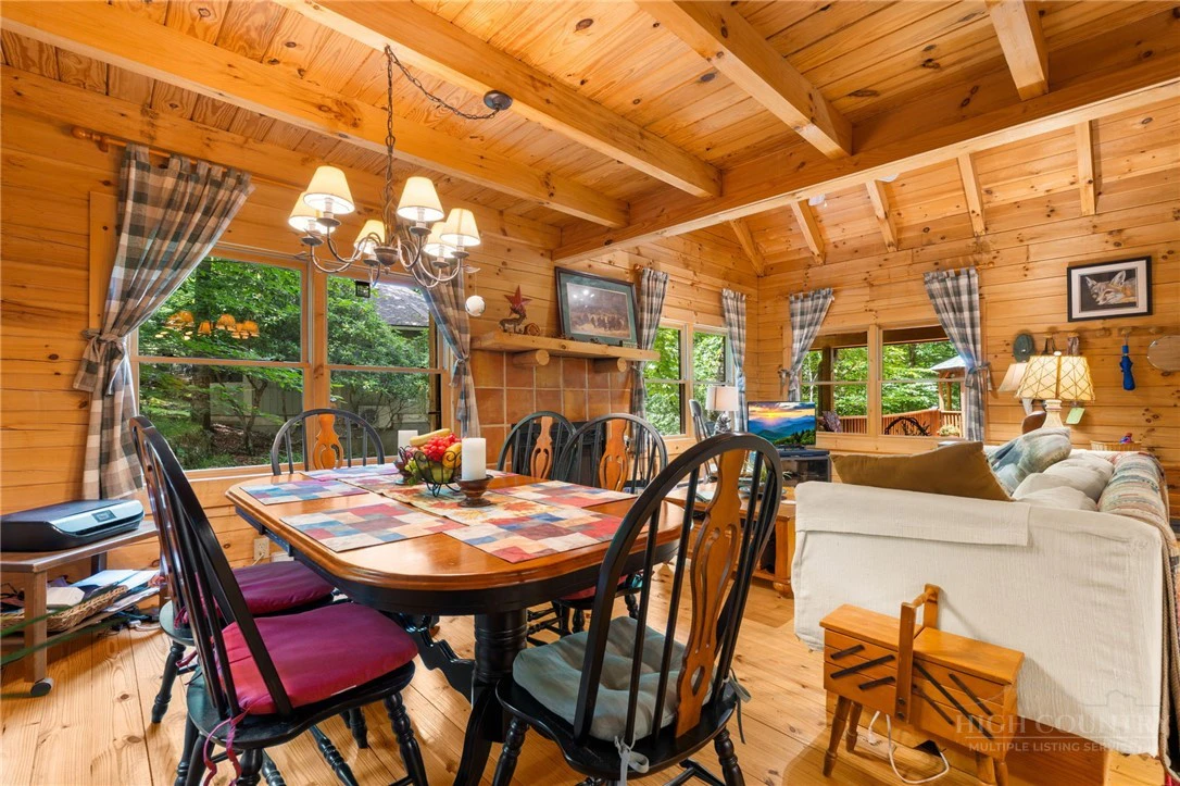 Image number 11 for the current listing