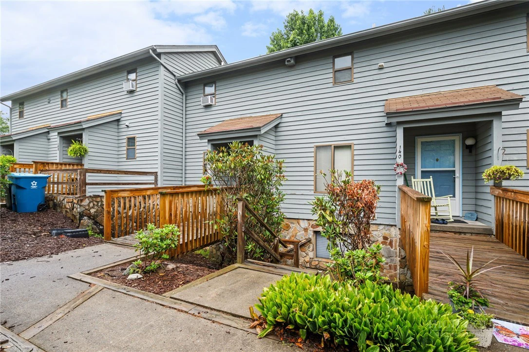 Image number 2 for the current listing