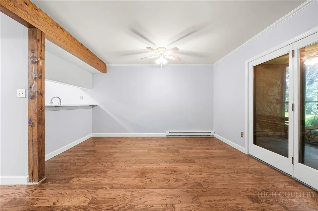 Image number 7 for the current listing