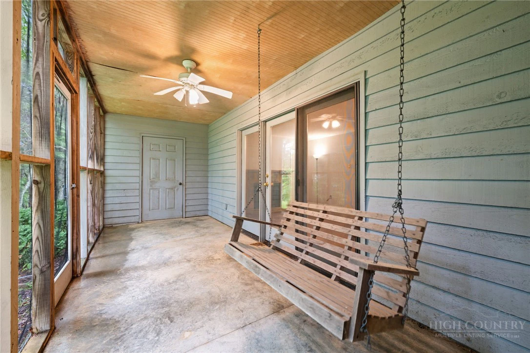Image number 20 for the current listing