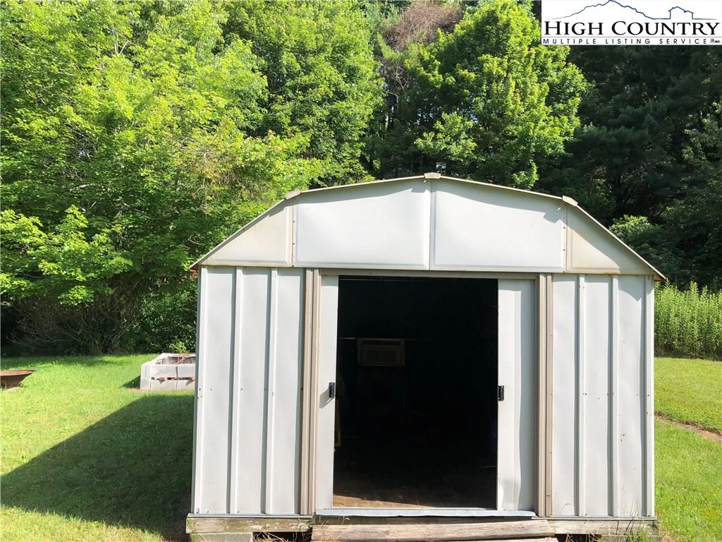 Image number 12 for the current listing