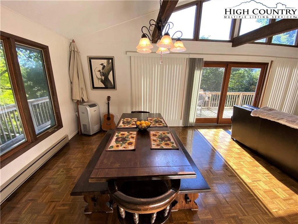Image number 2 for the current listing