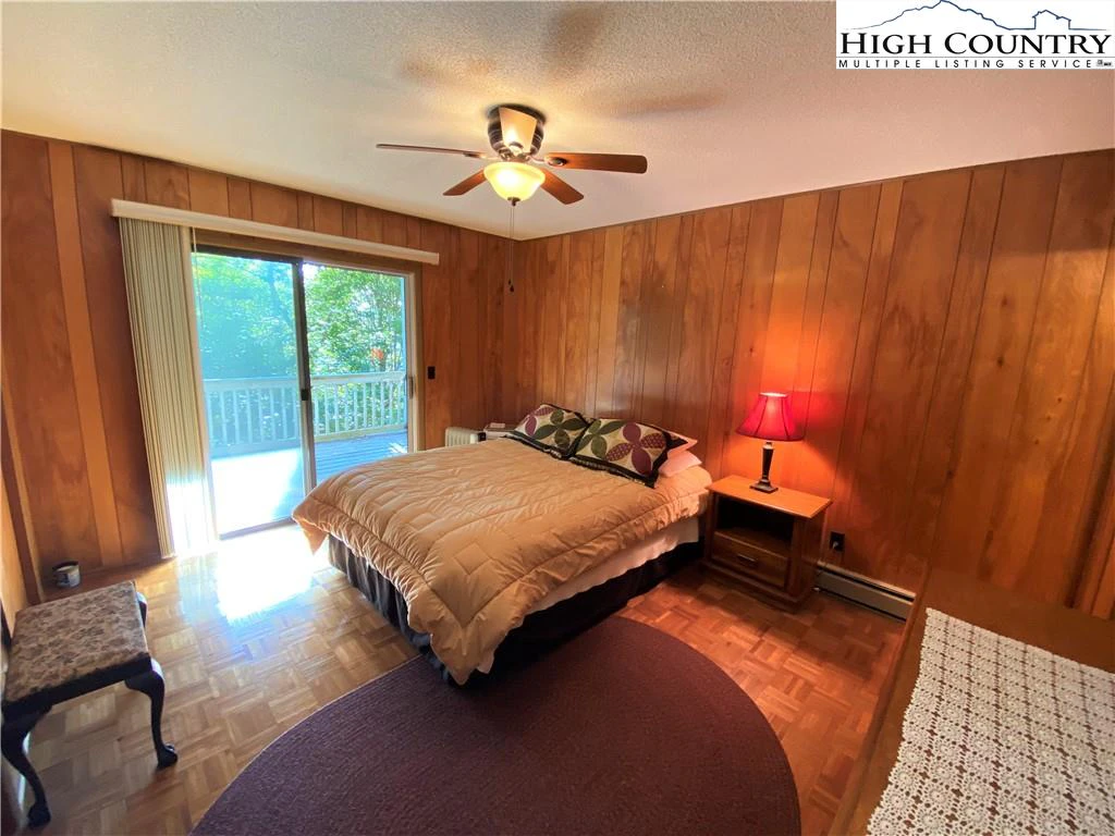 Image number 14 for the current listing