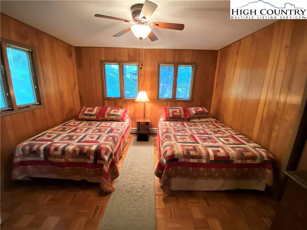 Image number 11 for the current listing