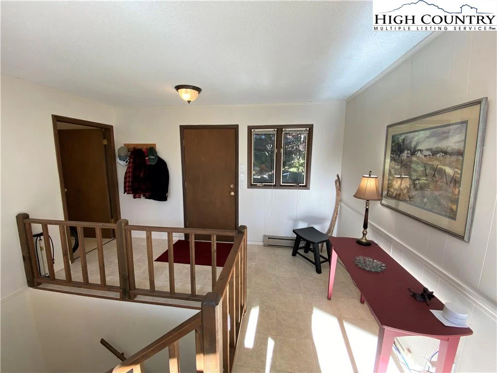 Image number 7 for the current listing