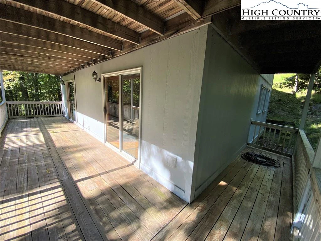 Image number 5 for the current listing