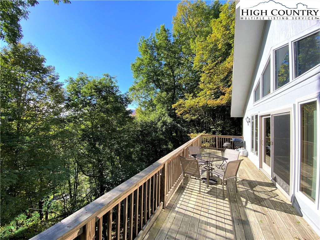 Image number 21 for the current listing