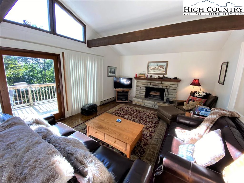 Image number 18 for the current listing