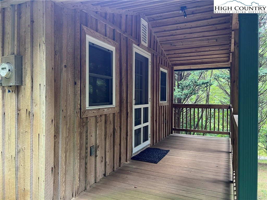 Image number 3 for the current listing