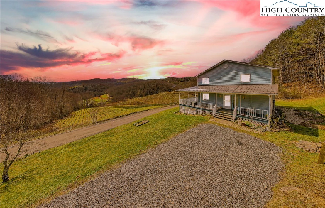 Image number 1 for the current listing