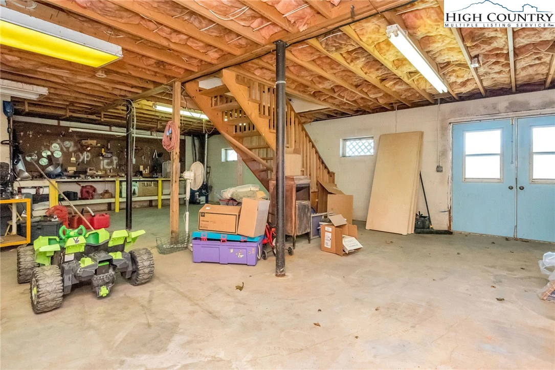 Image number 4 for the current listing