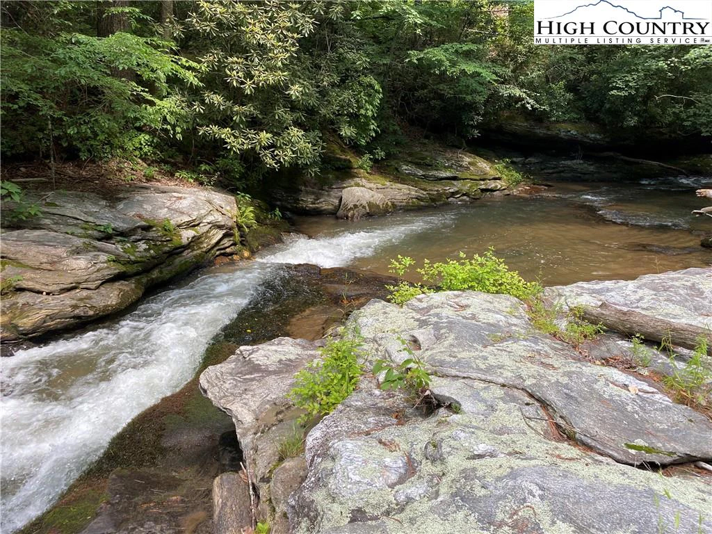 Image number 5 for the current listing