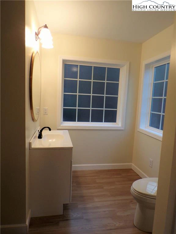 Image number 5 for the current listing