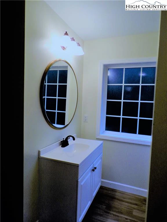 Image number 6 for the current listing