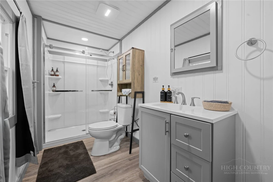 Image number 3 for the current listing