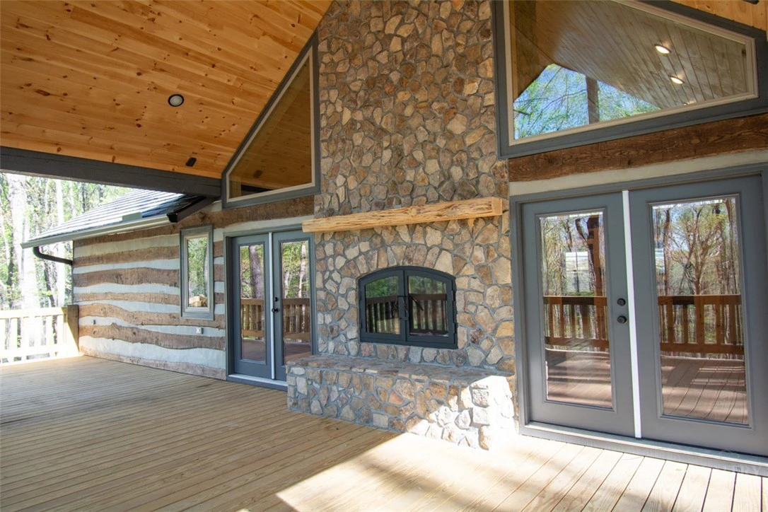 Image number 18 for the current listing