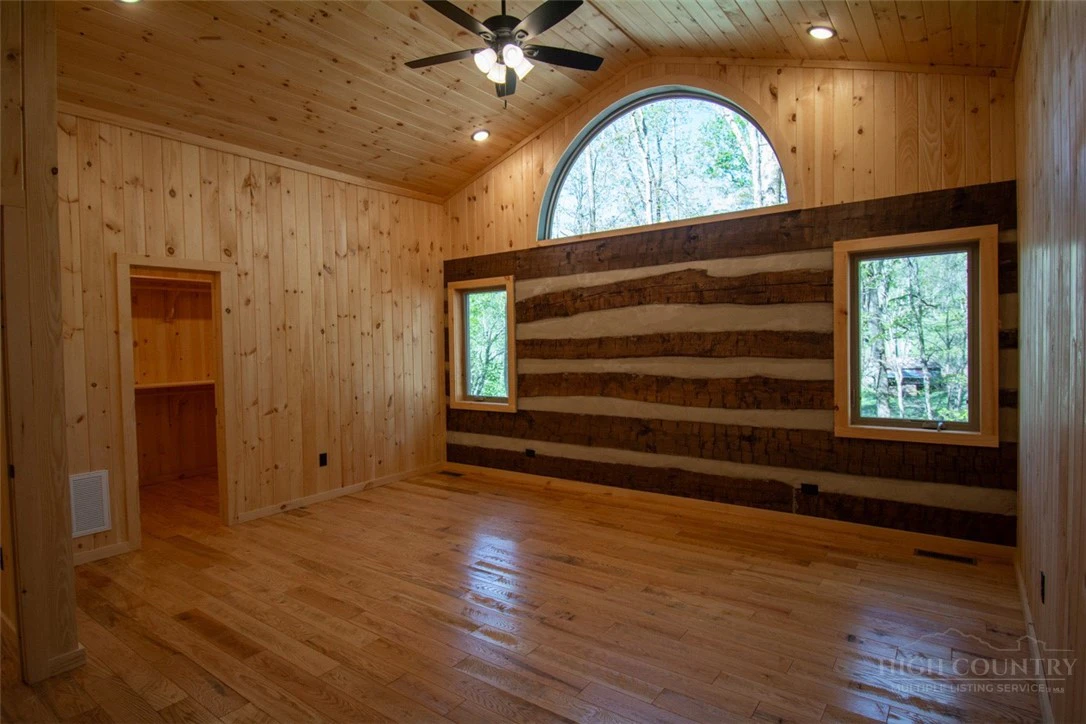 Image number 10 for the current listing