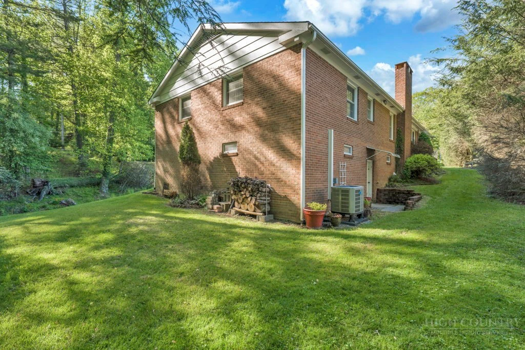 Image number 13 for the current listing
