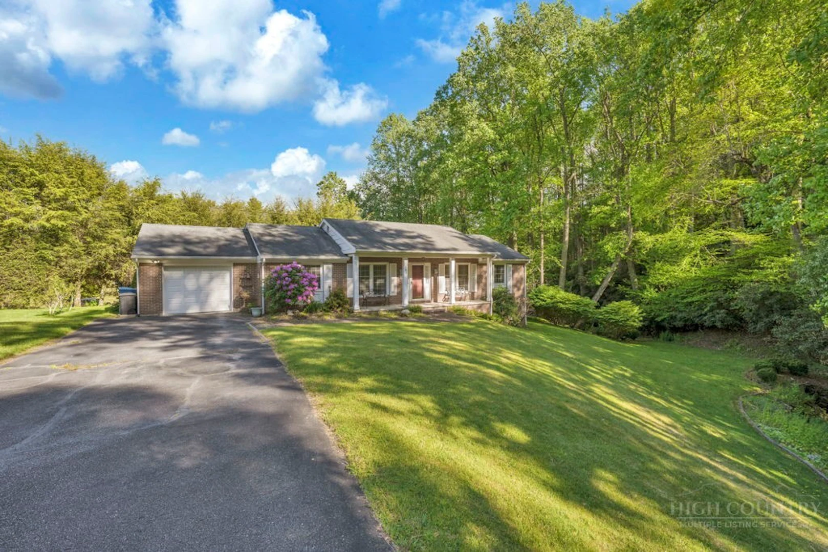 Image number 2 for the current listing