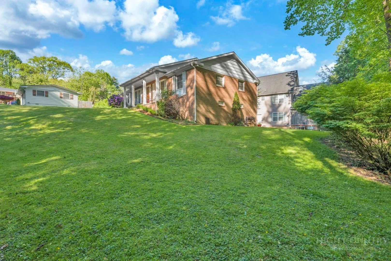 Image number 12 for the current listing