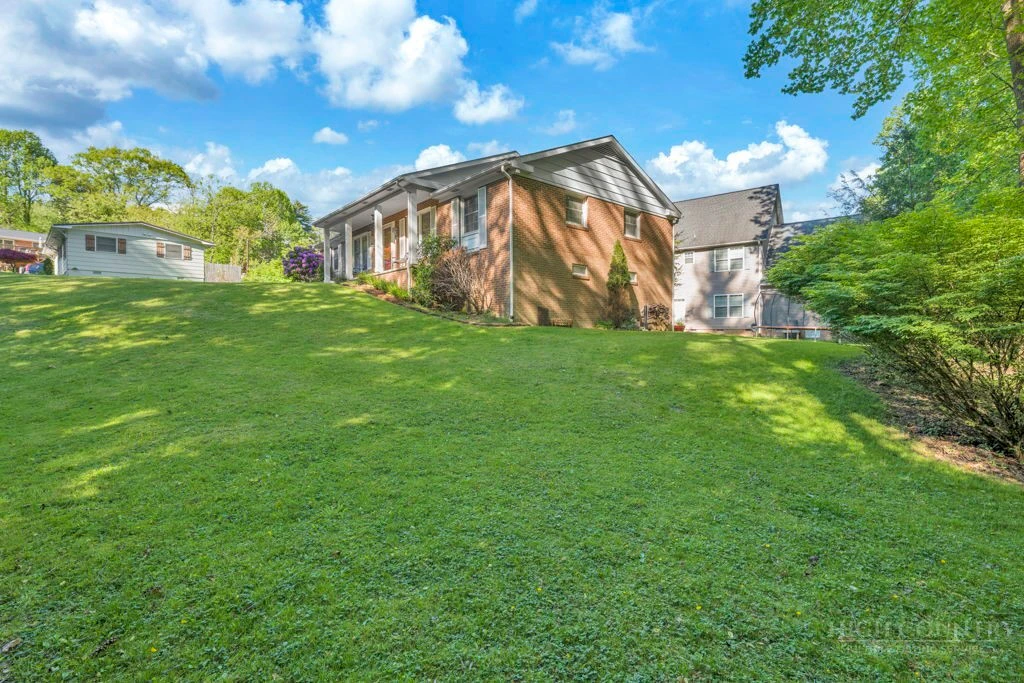 Image number 12 for the current listing