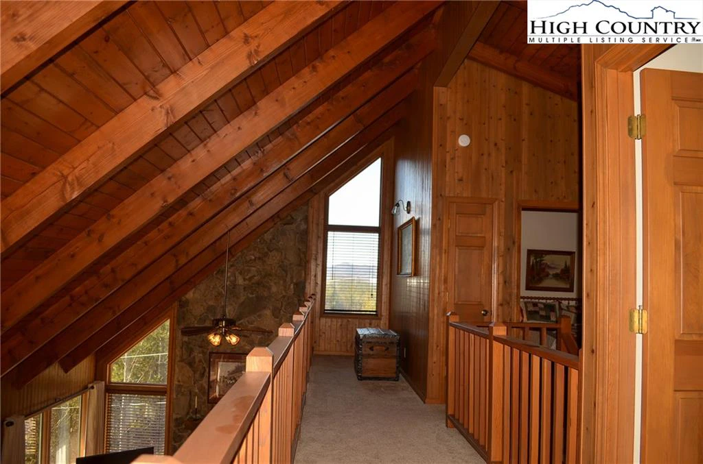 Image number 3 for the current listing