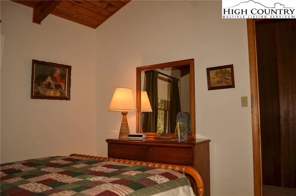 Image number 7 for the current listing