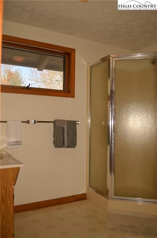 Image number 8 for the current listing
