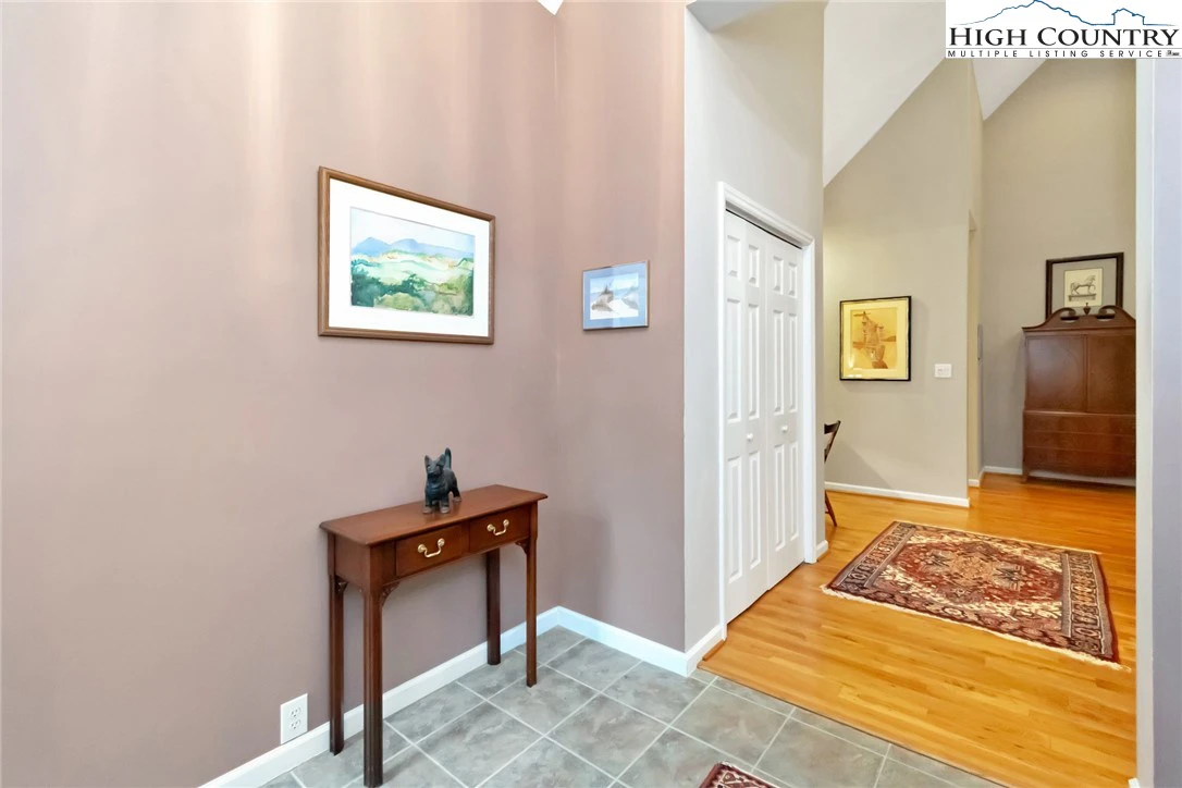 Image number 1 for the current listing