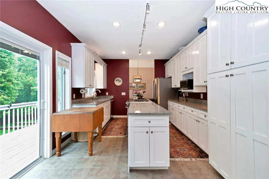 Image number 7 for the current listing