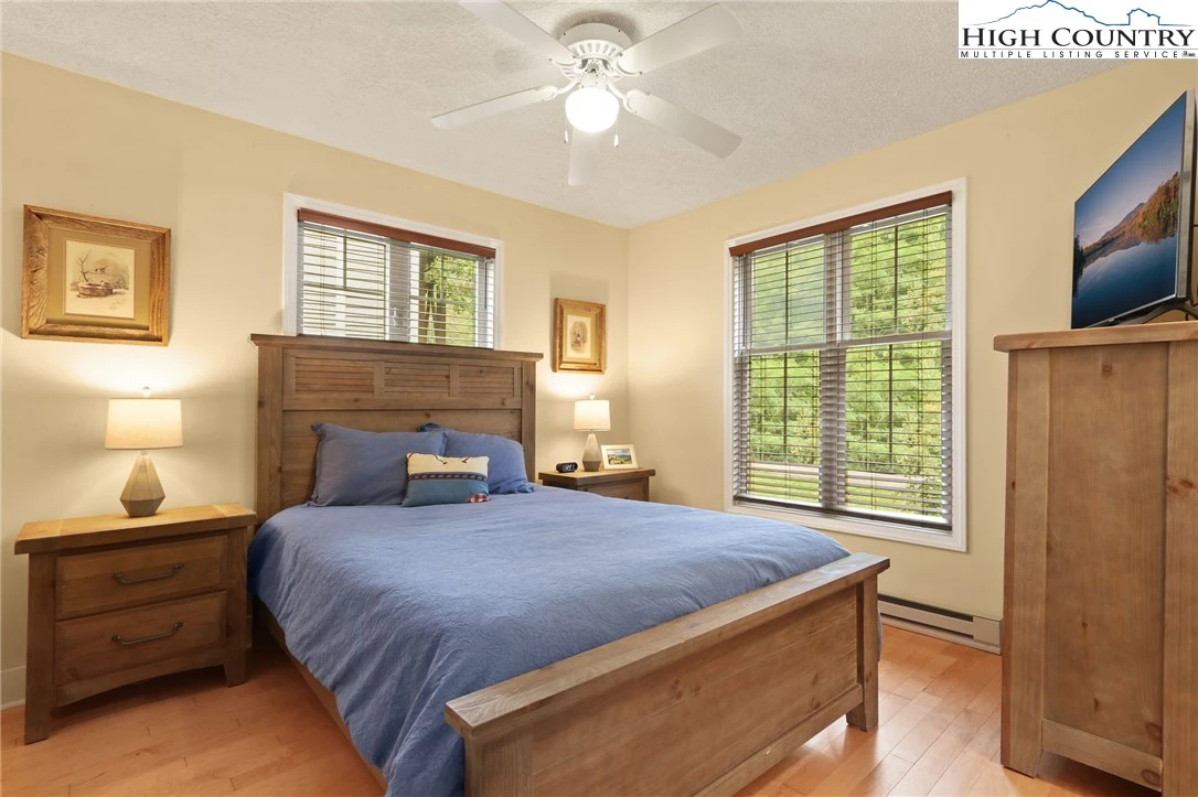 Image number 12 for the current listing