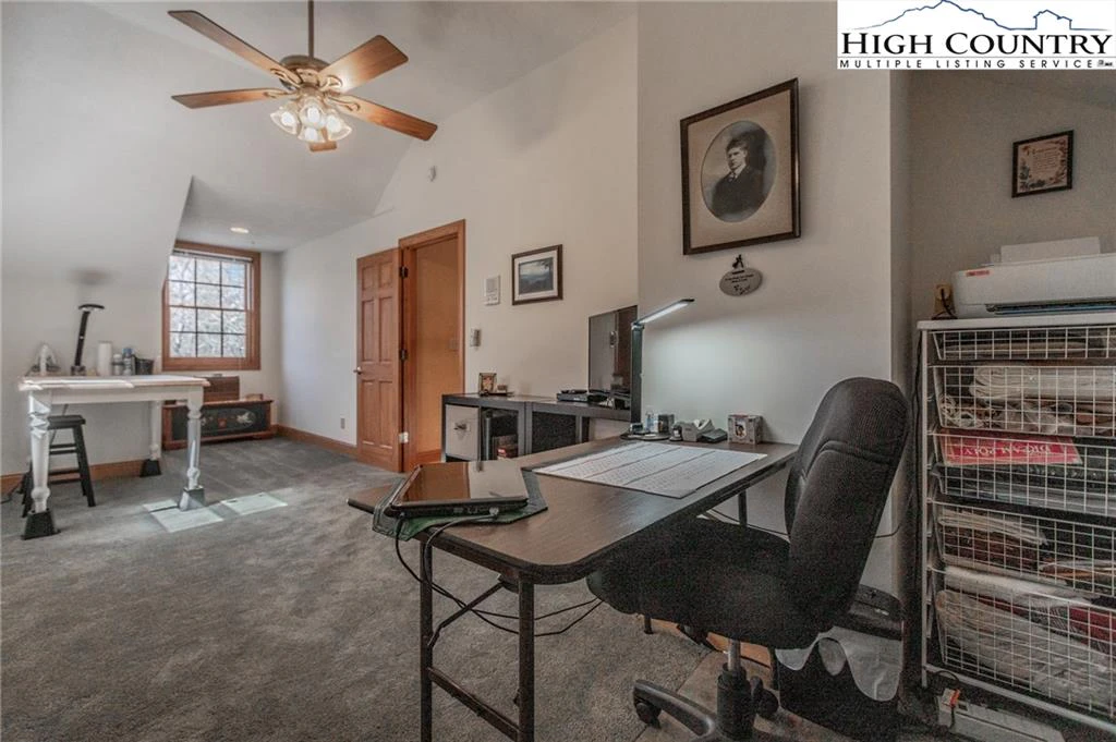 Image number 10 for the current listing