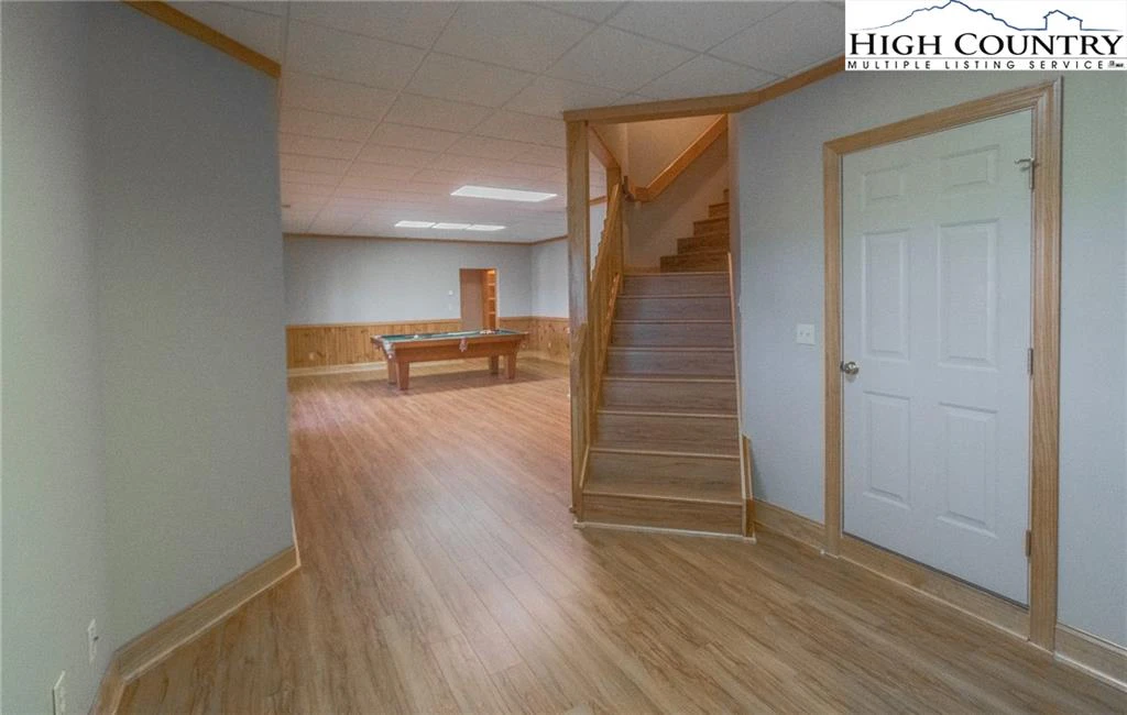 Image number 12 for the current listing