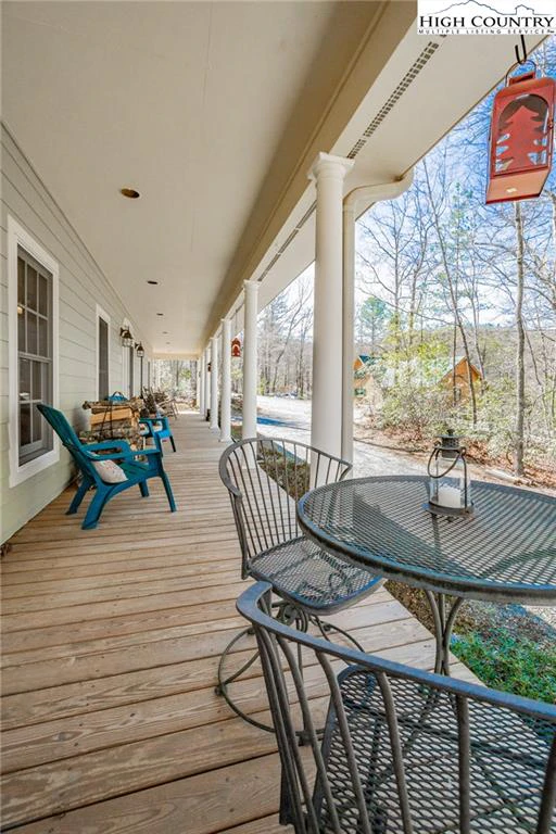 Image number 18 for the current listing