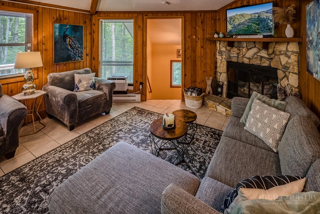 Image number 9 for the current listing