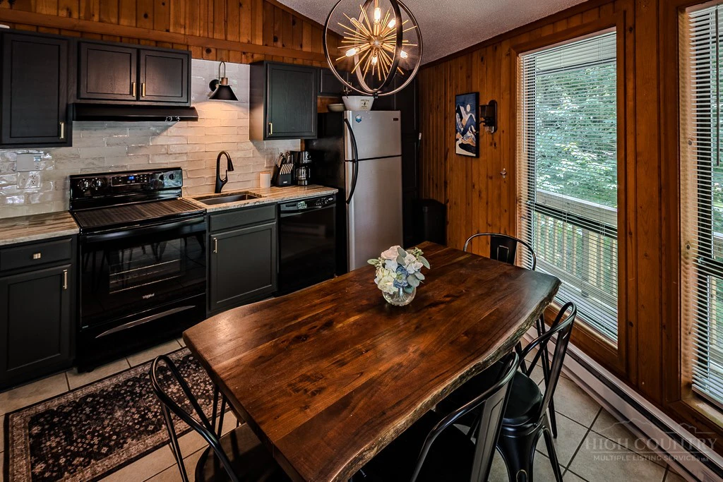 Image number 5 for the current listing