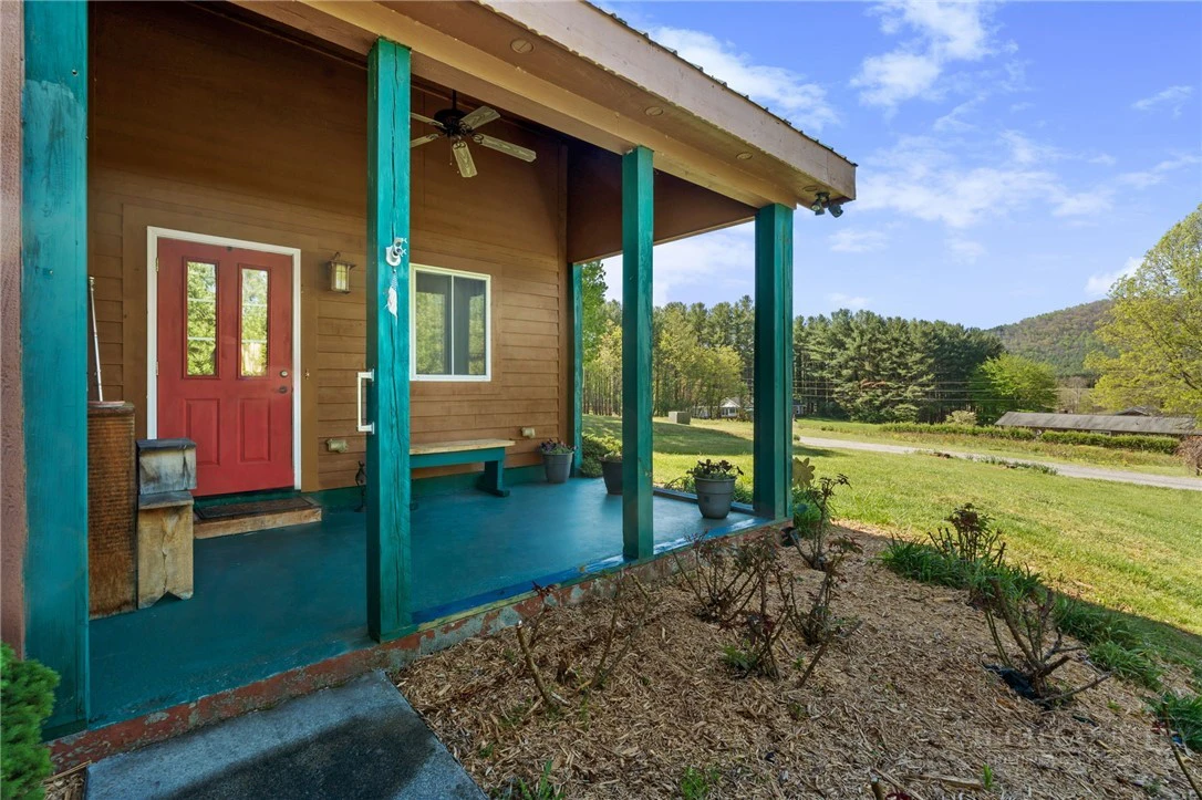 Image number 1 for the current listing