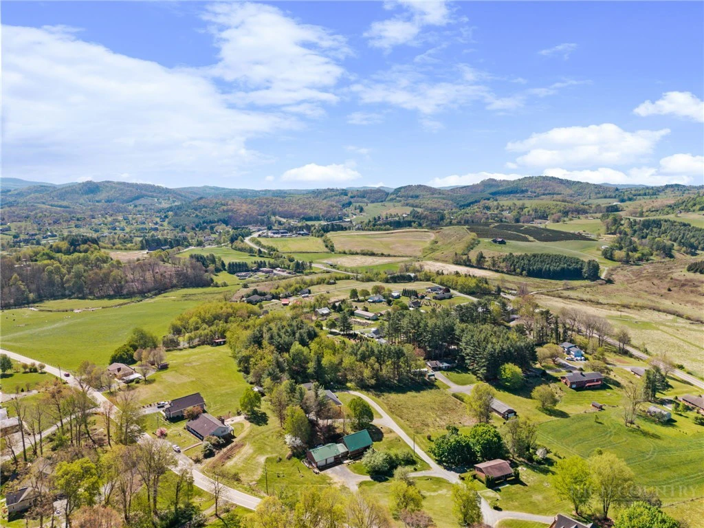 Image number 18 for the current listing