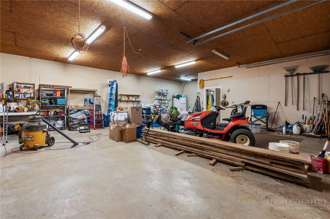 Image number 4 for the current listing