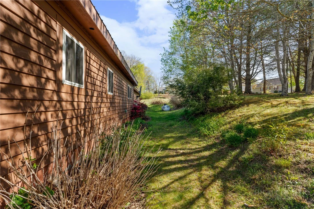 Image number 10 for the current listing