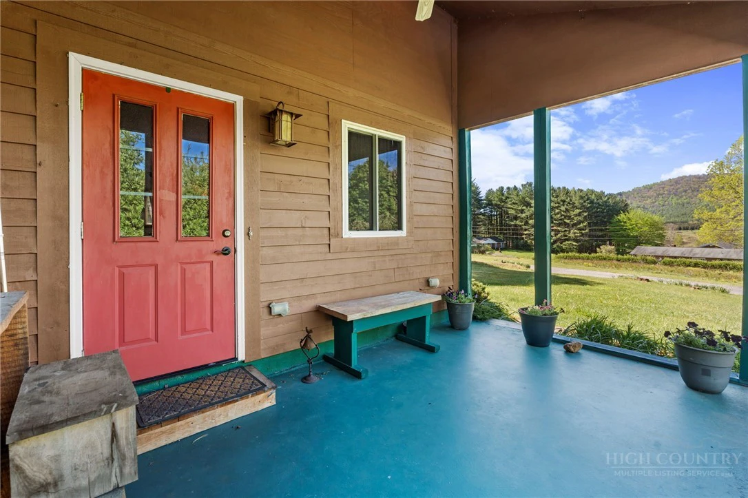 Image number 13 for the current listing