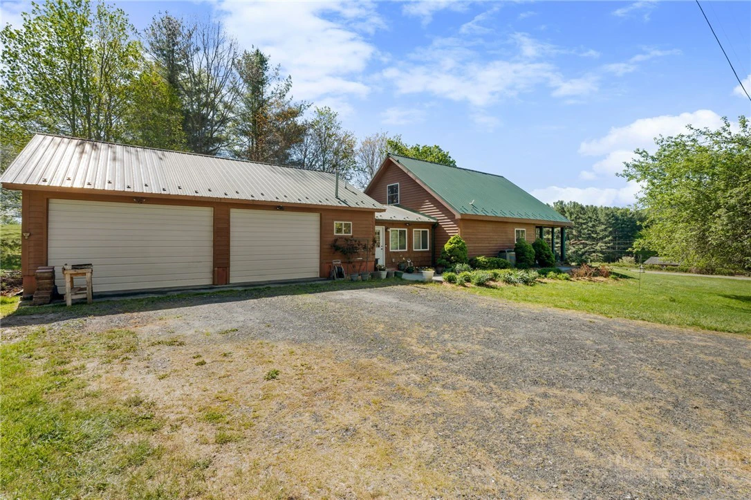 Image number 14 for the current listing